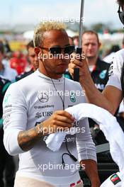 Lewis Hamilton (GBR) Mercedes AMG F1 on the grid. 27.09.2015. Formula 1 World Championship, Rd 14, Japanese Grand Prix, Suzuka, Japan, Race Day.