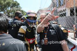 Pastor Maldonado (VEN), Lotus F1 Team and Mark Slade (GBR), Lotus F1 Team, Race Engineer   24.05.2015. Formula 1 World Championship, Rd 6, Monaco Grand Prix, Monte Carlo, Monaco, Race Day.