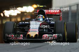 Carlos Sainz Jr (ESP) Scuderia Toro Rosso STR10 sends sparks flying. 24.05.2015. Formula 1 World Championship, Rd 6, Monaco Grand Prix, Monte Carlo, Monaco, Race Day.