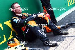 A Sahara Force India F1 Team mechanic on the grid. 01.11.2015. Formula 1 World Championship, Rd 17, Mexican Grand Prix, Mexixo City, Mexico, Race Day.