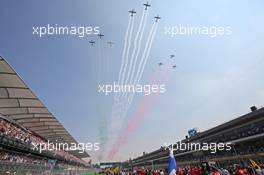 A fly over on the grid. 01.11.2015. Formula 1 World Championship, Rd 17, Mexican Grand Prix, Mexixo City, Mexico, Race Day.