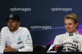 (L to R): Lewis Hamilton (GBR) Mercedes AMG F1 and race winner Nico Rosberg (GER) Mercedes AMG F1 in the post race FIA Press Conference. 01.11.2015. Formula 1 World Championship, Rd 17, Mexican Grand Prix, Mexixo City, Mexico, Race Day.