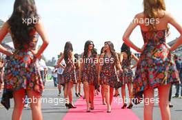 Grid girls on the drivers parade. 01.11.2015. Formula 1 World Championship, Rd 17, Mexican Grand Prix, Mexixo City, Mexico, Race Day.