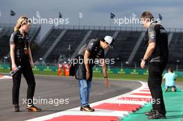 Sergio Perez (MEX) Sahara Force India F1 walks the circuit. 29.10.2015. Formula 1 World Championship, Rd 17, Mexican Grand Prix, Mexixo City, Mexico, Preparation Day.