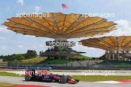 Daniel Ricciardo (AUS) Red Bull Racing RB11. 27.03.2015. Formula 1 World Championship, Rd 2, Malaysian Grand Prix, Sepang, Malaysia, Friday.