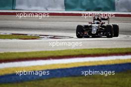 Romain Grosjean (FRA) Lotus F1 E23. 28.03.2015. Formula 1 World Championship, Rd 2, Malaysian Grand Prix, Sepang, Malaysia, Saturday.