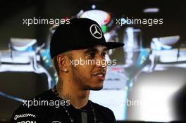 Lewis Hamilton (GBR) Mercedes AMG F1. 19.09.2015. Formula 1 World Championship, Rd 13, Singapore Grand Prix, Singapore, Singapore, Qualifying Day.