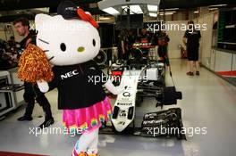 Hello Kitty with the Sahara Force India F1 Team. 20.09.2015. Formula 1 World Championship, Rd 13, Singapore Grand Prix, Singapore, Singapore, Race Day.