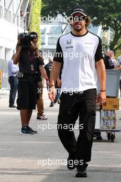 Fernando Alonso (ESP), McLaren Honda  20.09.2015. Formula 1 World Championship, Rd 13, Singapore Grand Prix, Singapore, Singapore, Race Day.
