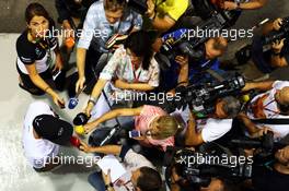 Lewis Hamilton (GBR) Mercedes AMG F1 with the media. 17.09.2015. Formula 1 World Championship, Rd 13, Singapore Grand Prix, Singapore, Singapore, Preparation Day.