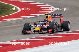 Daniil Kvyat (RUS) Red Bull Racing RB11. 25.10.2015. Formula 1 World Championship, Rd 16, United States Grand Prix, Austin, Texas, USA, Race Day.