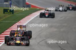 Daniil Kvyat (RUS) Red Bull Racing RB11 leads team mate Daniel Ricciardo (AUS) Red Bull Racing RB11. 25.10.2015. Formula 1 World Championship, Rd 16, United States Grand Prix, Austin, Texas, USA, Race Day.