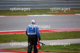 A Marshall clears debris from the circuit. 25.10.2015. Formula 1 World Championship, Rd 16, United States Grand Prix, Austin, Texas, USA, Race Day.