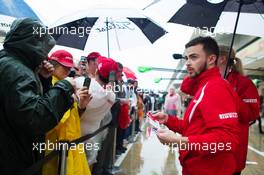 Will Stevens (GBR) Manor Marussia F1 Team signs autographs for the fans. 24.10.2015. Formula 1 World Championship, Rd 16, United States Grand Prix, Austin, Texas, USA, Qualifying Day.