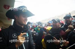 Nico Rosberg (GER) Mercedes AMG F1 signs autographs for the fans. 24.10.2015. Formula 1 World Championship, Rd 16, United States Grand Prix, Austin, Texas, USA, Qualifying Day.