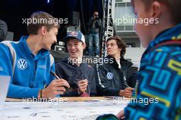autograph session; Callum Ilott (GBR) Carlin Dallara F312 – Volkswagen;  26.09.2015. FIA F3 European Championship 2015, Round 10, Race 2, Nuerburgring, Germany