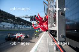 champion at least; Felix Rosenqvist (SWE) Prema Powerteam Dallara F312 – Mercedes-Benz; cheer; team;  27.09.2015. FIA F3 European Championship 2015, Round 10, Race 3, Nuerburgring, Germany