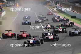 Race 2, the start of the race. 10.05.2015. GP3 Series, Rd 1, Barcelona, Spain, Sunday.