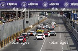 Start of the Race. 22.11.2015. FIA GT Worldcup, Macau, China