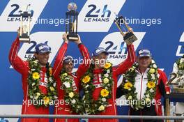 Podium, 2nd Timo Bernhard, Mark Webber, Brendon Hartley #17 Porsche Team Porsche 919 Hybrid 14.06.2015. Le Mans 24 Hour, Race, Le Mans, France.