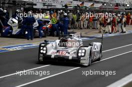 Nico Hülkenberg, Nick Tandy, Earl Bamber #19 Porsche Team Porsche 919 Hybrid 14.06.2015. Le Mans 24 Hour, Race, Le Mans, France.