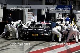 Pit stop Bruno Spengler (CAN) BMW Team MTEK, BMW M4 DTM. 22.05.2016, DTM Round 2, Spielberg, Austria, Qualifying 2, Sunday.
