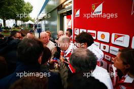 Jock Clear (GBR) Ferrari Engineering Director with the media. 18.03.2016. Formula 1 World Championship, Rd 1, Australian Grand Prix, Albert Park, Melbourne, Australia, Practice Day.