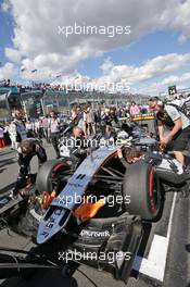 Sergio Perez (MEX) Sahara Force India F1 VJM09 on the grid. 20.03.2016. Formula 1 World Championship, Rd 1, Australian Grand Prix, Albert Park, Melbourne, Australia, Race Day.
