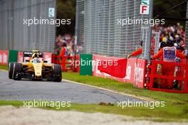 Jolyon Palmer (GBR) Renault Sport F1 Team RS16 as red flags stop the race. 20.03.2016. Formula 1 World Championship, Rd 1, Australian Grand Prix, Albert Park, Melbourne, Australia, Race Day.