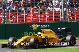 Kevin Magnussen (DEN) Renault Sport F1 Team RS16. 19.03.2016. Formula 1 World Championship, Rd 1, Australian Grand Prix, Albert Park, Melbourne, Australia, Qualifying Day.