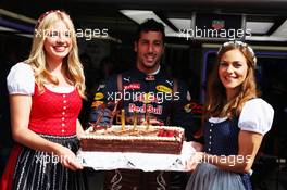Daniel Ricciardo (AUS) Red Bull Racing celebrates his 27th Birthday with a cake. 01.07.2016. Formula 1 World Championship, Rd 9, Austrian Grand Prix, Spielberg, Austria, Practice Day.