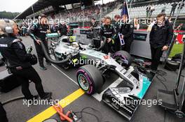 Lewis Hamilton (GBR) Mercedes AMG F1 W07 Hybrid on the grid. 03.07.2016. Formula 1 World Championship, Rd 9, Austrian Grand Prix, Spielberg, Austria, Race Day.
