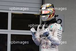Race winner Lewis Hamilton (GBR) Mercedes AMG F1 W07 Hybrid celebrates in parc ferme. 03.07.2016. Formula 1 World Championship, Rd 9, Austrian Grand Prix, Spielberg, Austria, Race Day.