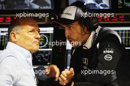 (L to R): Ron Dennis (GBR) McLaren Executive Chairman with Fernando Alonso (ESP) McLaren. 01.04.2016. Formula 1 World Championship, Rd 2, Bahrain Grand Prix, Sakhir, Bahrain, Practice Day