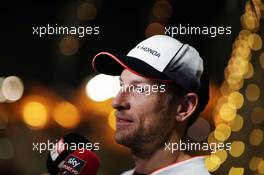 Jenson Button (GBR) McLaren with the media. 01.04.2016. Formula 1 World Championship, Rd 2, Bahrain Grand Prix, Sakhir, Bahrain, Practice Day