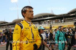 Jolyon Palmer (GBR) Renault Sport F1 Team on the grid. 03.04.2016. Formula 1 World Championship, Rd 2, Bahrain Grand Prix, Sakhir, Bahrain, Race Day.