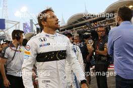 Jenson Button (GBR) McLaren on the grid. 03.04.2016. Formula 1 World Championship, Rd 2, Bahrain Grand Prix, Sakhir, Bahrain, Race Day.