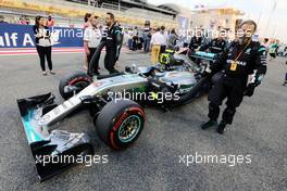 Nico Rosberg (GER) Mercedes AMG F1 W07 Hybrid on the grid. 03.04.2016. Formula 1 World Championship, Rd 2, Bahrain Grand Prix, Sakhir, Bahrain, Race Day.