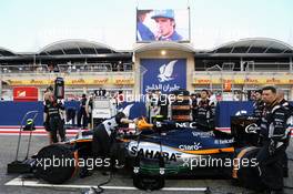Sergio Perez (MEX) Sahara Force India F1 VJM09 on the grid. 03.04.2016. Formula 1 World Championship, Rd 2, Bahrain Grand Prix, Sakhir, Bahrain, Race Day.
