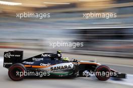 Sergio Perez (MEX) Sahara Force India F1 VJM09 leaves the pits. 03.04.2016. Formula 1 World Championship, Rd 2, Bahrain Grand Prix, Sakhir, Bahrain, Race Day.