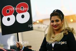 Grid girl. 03.04.2016. Formula 1 World Championship, Rd 2, Bahrain Grand Prix, Sakhir, Bahrain, Race Day.