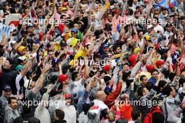 Fans at the podium. 13.11.2016. Formula 1 World Championship, Rd 20, Brazilian Grand Prix, Sao Paulo, Brazil, Race Day.