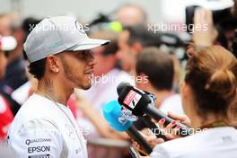 Lewis Hamilton (GBR) Mercedes AMG F1 with the media. 10.11.2016. Formula 1 World Championship, Rd 20, Brazilian Grand Prix, Sao Paulo, Brazil, Preparation Day.