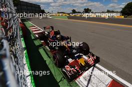 Carlos Sainz Jr (ESP) Scuderia Toro Rosso STR11. 10.06.2016. Formula 1 World Championship, Rd 7, Canadian Grand Prix, Montreal, Canada, Practice Day.
