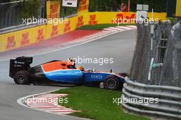 Rio Haryanto (IDN) Manor Racing MRT05 crashed during qualifying. 11.06.2016. Formula 1 World Championship, Rd 7, Canadian Grand Prix, Montreal, Canada, Qualifying Day.