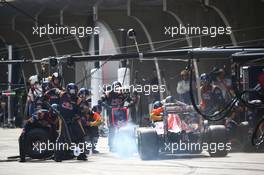 Carlos Sainz Jr (ESP) Scuderia Toro Rosso STR11  Pit stop. 17.04.2016. Formula 1 World Championship, Rd 3, Chinese Grand Prix, Shanghai, China, Race Day.