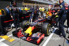 Max Verstappen (NLD) Red Bull Racing RB12 on the grid. 15.05.2016. Formula 1 World Championship, Rd 5, Spanish Grand Prix, Barcelona, Spain, Race Day.