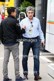 Julian Jakobi (GBR) Journalist (Right).  14.05.2016. Formula 1 World Championship, Rd 5, Spanish Grand Prix, Barcelona, Spain, Qualifying Day.