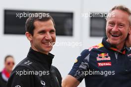 (L to R): Remi Taffin (FRA) Renault Sport F1 Engine Technical Director with Jonathan Wheatley (GBR) Red Bull Racing Team Manager. 14.05.2016. Formula 1 World Championship, Rd 5, Spanish Grand Prix, Barcelona, Spain, Qualifying Day.