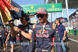 Carlos Sainz Jr (ESP) Scuderia Toro Rosso on the grid. 19.06.2016. Formula 1 World Championship, Rd 8, European Grand Prix, Baku Street Circuit, Azerbaijan, Race Day.